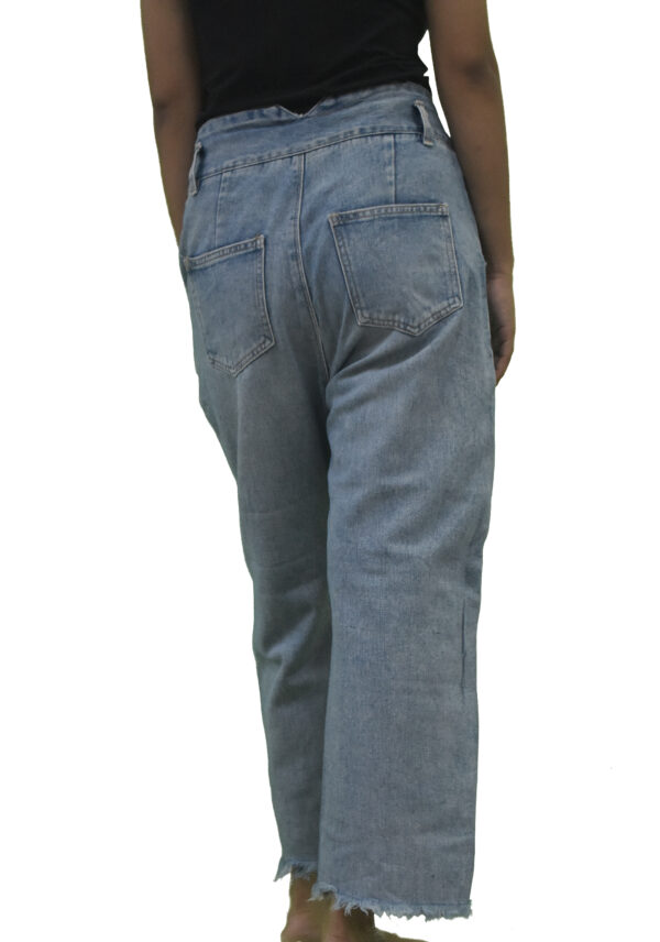 V-Back Flared jeans - Image 2