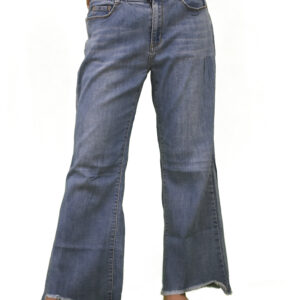 Rough-flared-jeans