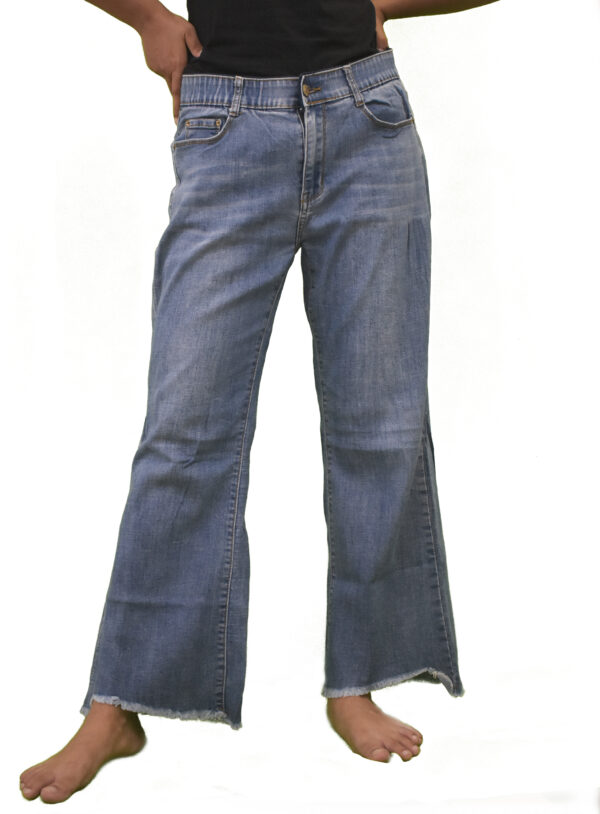 Rough-flared-jeans